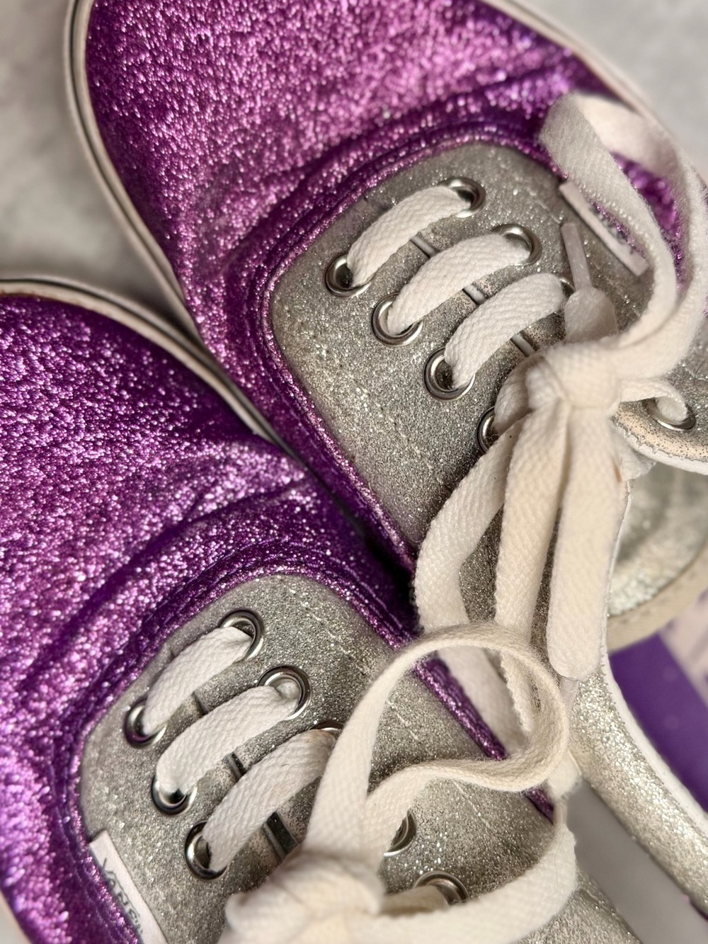 Vans OFF THE WALL Glitter Low-Top Sneakers in Purple & Silver